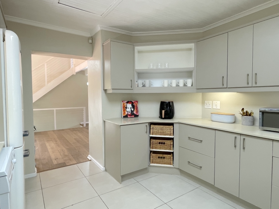 To Let 3 Bedroom Property for Rent in Constantia Nek Estate Western Cape